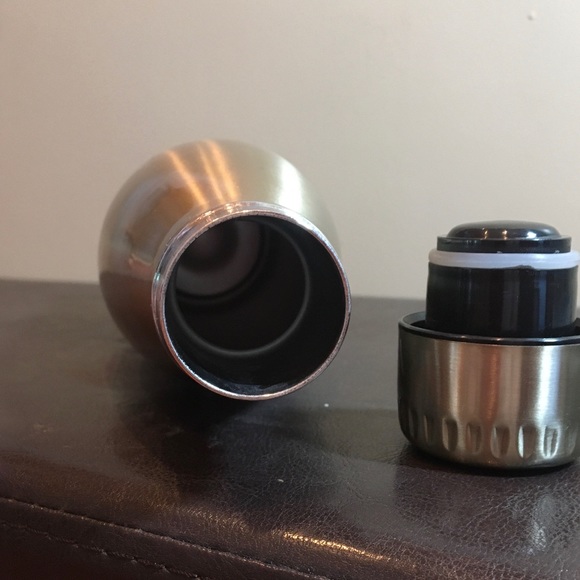 NWT Double Stainless Steel Bottle Hot or Cold - Picture 3 of 7